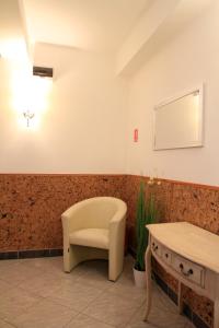 A seating area at Zenit Panzió
