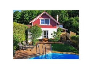 Holiday home "Schwedenhaus Bad Tabarz" 내부 또는 인근 수영장