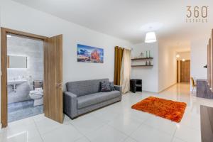 Posezení v ubytování Beautiful PENT with terrace & spectacular views by 360 Estates