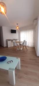 TV a/nebo společenská místnost v ubytování Stay In Sunrise Campello