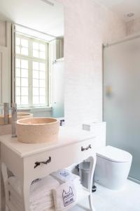 Ένα μπάνιο στο Porto Deluxe Palace