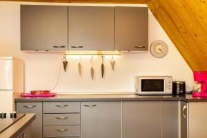 Kuchyň nebo kuchyňský kout v ubytování Ferienwohnung Fischer