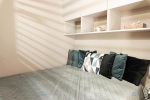 Posteľ alebo postele v izbe v ubytovaní Modern Beige and Grey 3city Apartment in Gdynia by Noclegi Renters