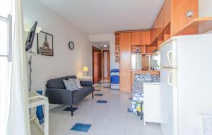 Η κουζίνα ή μικρή κουζίνα στο Beautiful Apartment In Benalmádena