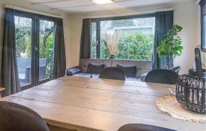 Χώρος καθιστικού στο 1 Bedroom Cozy Stacaravan In Putten