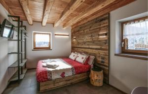 Postel nebo postele na pokoji v ubytování Beautiful Home In Castello Tesino With Kitchen