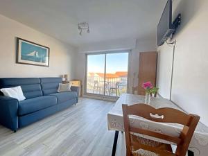 Televízia a/alebo spoločenská miestnosť v ubytovaní Studio avec Balcon, Proche Plage et Commerces, Idéal Vacances - FR-1-646-41