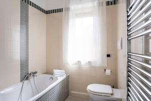 A bathroom at Appartamento Le Zagare