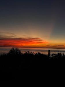 Lever ou coucher de soleil vu de l'appartement ou à proximité