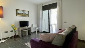 Μια τηλεόραση ή/και κέντρο ψυχαγωγίας στο Darsena B 2-5