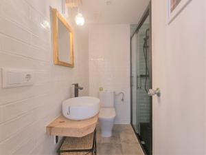 Koupelna v ubytování Holiday Home Marisol + 21 fotografií