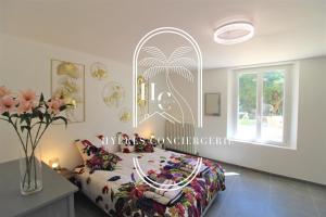 Gallery image of Appartements Plage des oursinières Pieds dans l'eau Plage-Parking-Wifi BY HC in Le Pradet