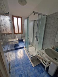Koupelna v ubytování Residenza La Veranda a Rialto + 37 fotografií