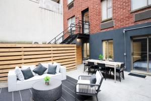 Balkón nebo terasa v ubytování Massive 1BR w Private Patio in Upper East Side