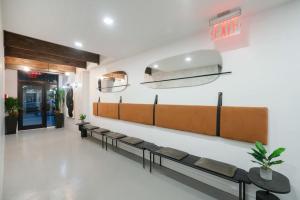 Fotografie z fotogalerie ubytování Massive 1BR w Private Patio in Upper East Side v destinaci New York