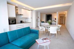 Kuchyň nebo kuchyňský kout v ubytování Calammare Apartments - Luxury Apartments with Beach and Gym - Molfetta
