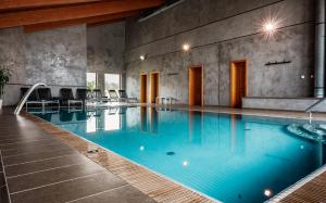 Basen w obiekcie Hotel Horal lub w pobliżu