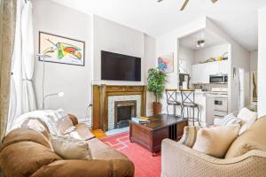 Gallery image of Newly Listed Brownstone 2BR on Historic St in New York