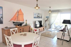 Fotografia z galérie ubytovania Superbe appartement avec WIFI, petite vue mer à TREGASTEL - Réf 26 v destinácii Trégastel