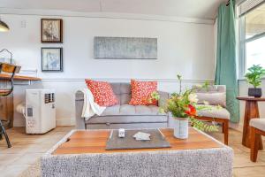 Fotografie z fotogalerie ubytování Cozy Decatur Cabin with Views about 1 Mi to Riverfront! v destinaci Decatur