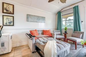 Fotografie z fotogalerie ubytování Cozy Decatur Cabin with Views about 1 Mi to Riverfront! v destinaci Decatur + 16 fotografií