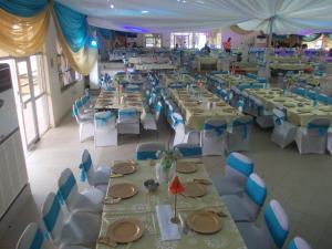 Restoran või mõni muu söögikoht majutusasutuses Conference Hotel & Suites Ijebu