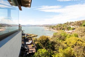 vista sul fiume da una casa di Hermosa Casa con Terraza y Vista al Lago en Avándaro a Valle de Bravo Altre 43 foto