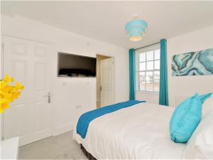 En eller flere senger på et rom på 1 Bed in Chester 78221