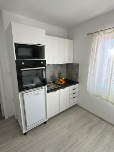 Gallery image of Apartmani Komparic in Baška Voda +33 photos