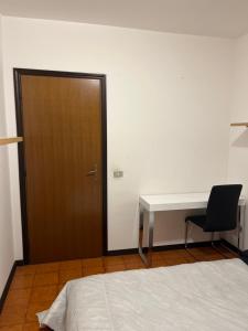 Postel nebo postele na pokoji v ubytování Ciamarra Rooms