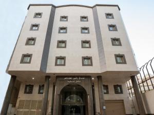 a building with the entrance to a building at فندق رقى المشاعر in Makkah
