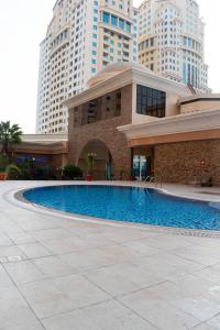 Πισίνα στο ή κοντά στο Your Silicon Oasis Comfort Haven