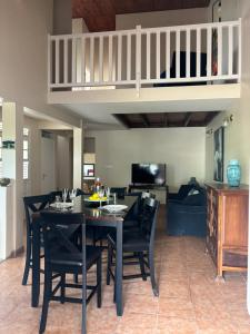 Istumisnurk majutusasutuses Villa Elise Jolie Maison , Piscine, WiFi, pour 7 personnes