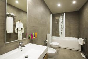 Vannituba majutusasutuses Opera Suite Hotel