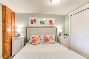 Katil atau katil-katil dalam bilik di Rexburg Escape with Fenced Yard and Covered Patio!