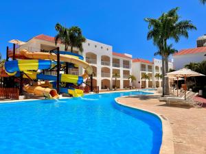 Bazen u ili blizu objekta Sunscape Coco Punta Cana - All Inclusive