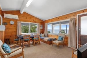 Posezení v ubytování Te Moe - Lake Taupo Holiday Home