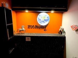 Сертификат, награда, вывеска или другой документ, выставленный в Hostel by zooFamily