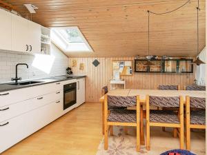 Gallery image of 6 person holiday home in Ålbæk in Ålbæk +34 photos