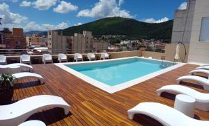 Bazén v ubytování Hotel Alvarado Suites nebo v jeho okolí