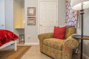Χώρος καθιστικού στο Sasquatch Lodge E Sleeps 13