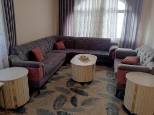 Posezení v ubytování Sbatin hotel apartment 2