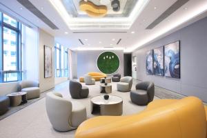 Uma área de estar em Lodgewood by Nina Hospitality Mong Kok