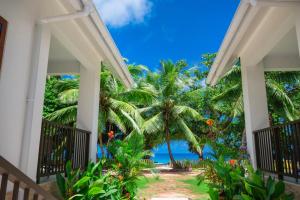 Taman di luar Lazio Beach Residence