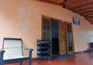 TV o dispositivi per l'intrattenimento presso Feel Like Home Anuradhapura