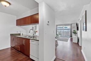 Kuhinja ili čajna kuhinja u objektu Amazing 1 Bed in Brickell key With FREE PKG