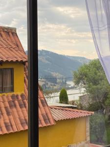 - une vue depuis la fenêtre d'une maison dans l'établissement San Gabriel II - I, à Paipa