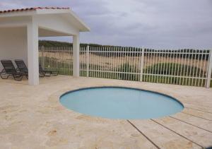 Kolam renang di atau dekat dengan Damaka 6 Guest BeachFront Pool Apt at Isabela, PR