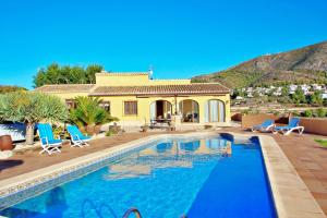 Photo de la galerie de l'établissement Marquesol - pri. pool villa with captivating hill views in Benitachell, à Benitachell