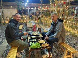 Επισκέπτες που μένουν στο Hà Trang Homestay